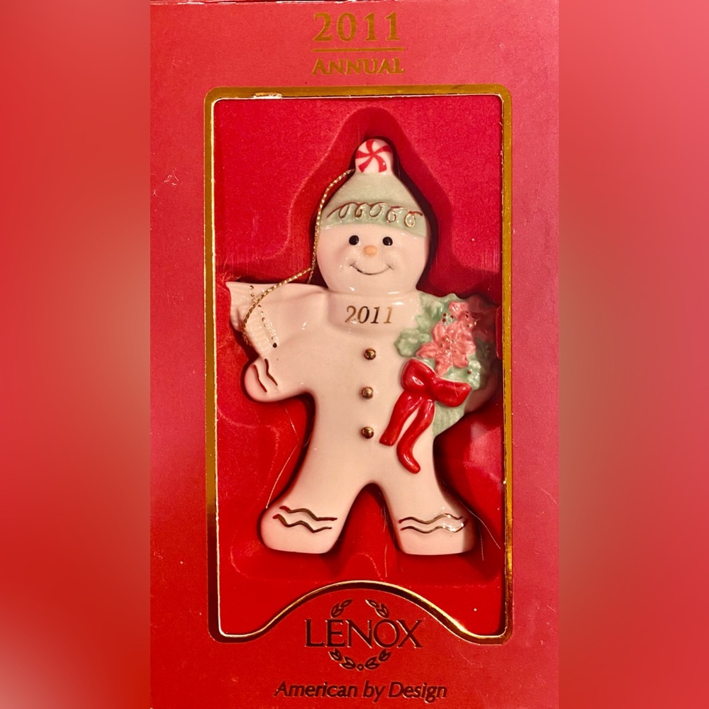 LENOX 2011 Special Spiced Delivery Ornament